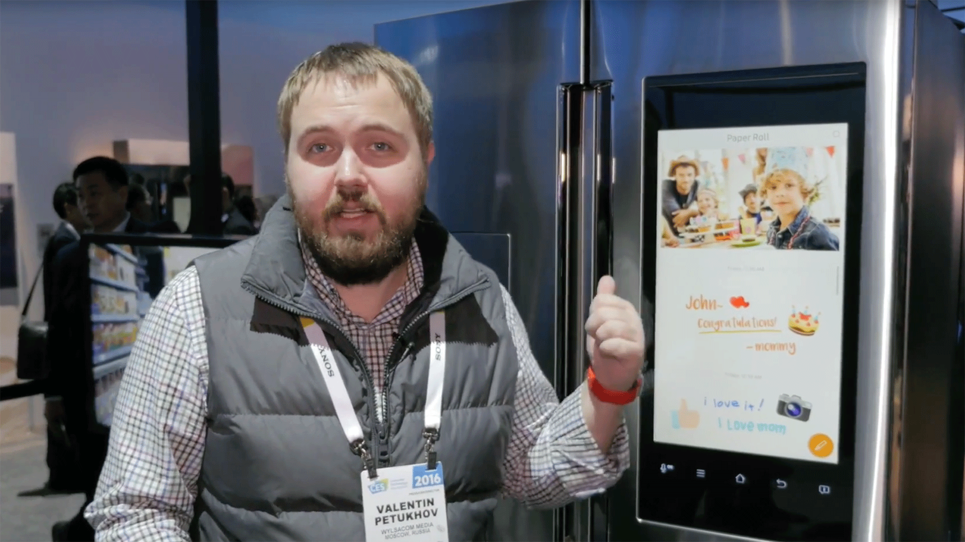 CES 2016: холодильник Samsung с огромным экраном и камерой — Wylsacom