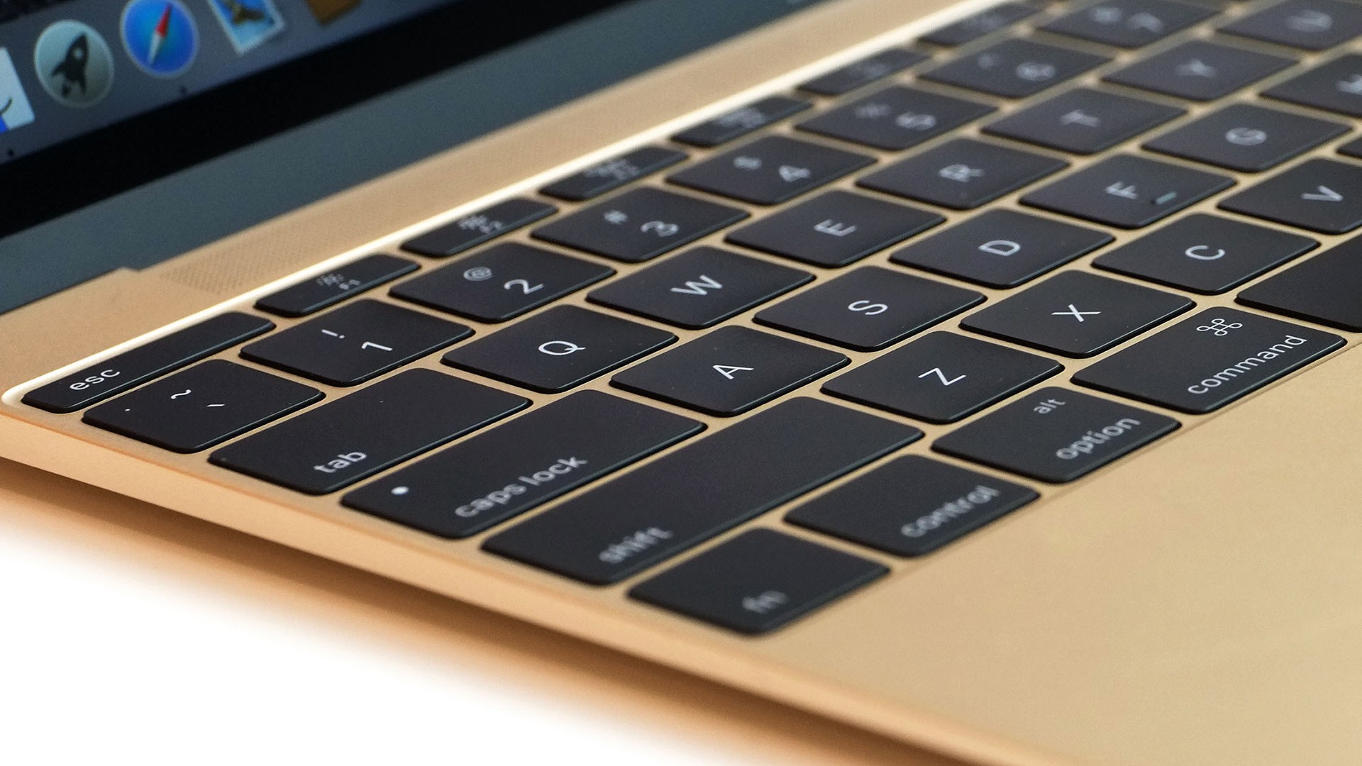 Apple может заменить клавиатуры в MacBook на огромные тачпады — Wylsacom