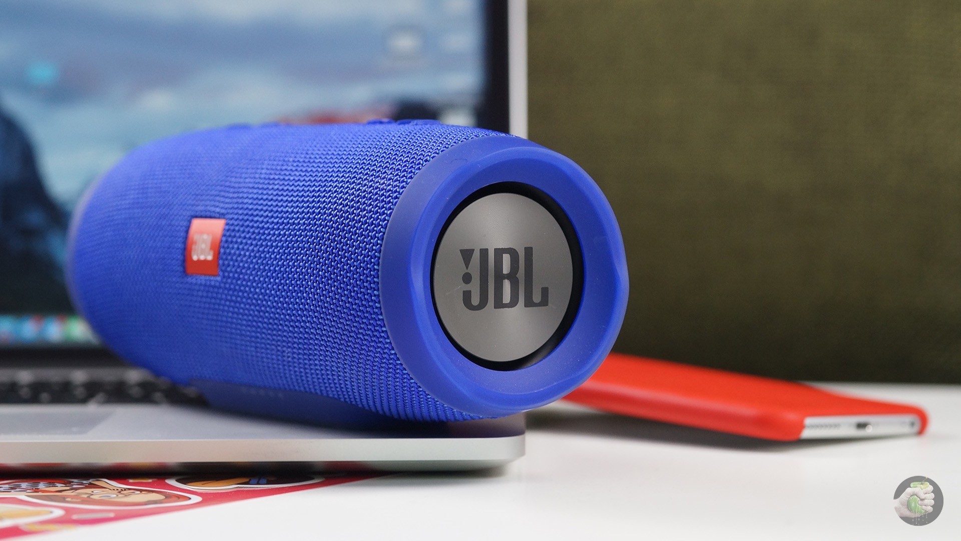 Как подключить колонку jbl. JBL для ps4. Колонки жи Биел по блютузу. Маленькие колонки JBL по блютузу. Ноутбук JBL.