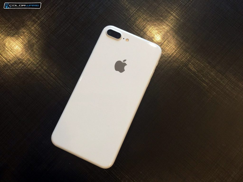 Apple iPhone Jet White засветился в интернете