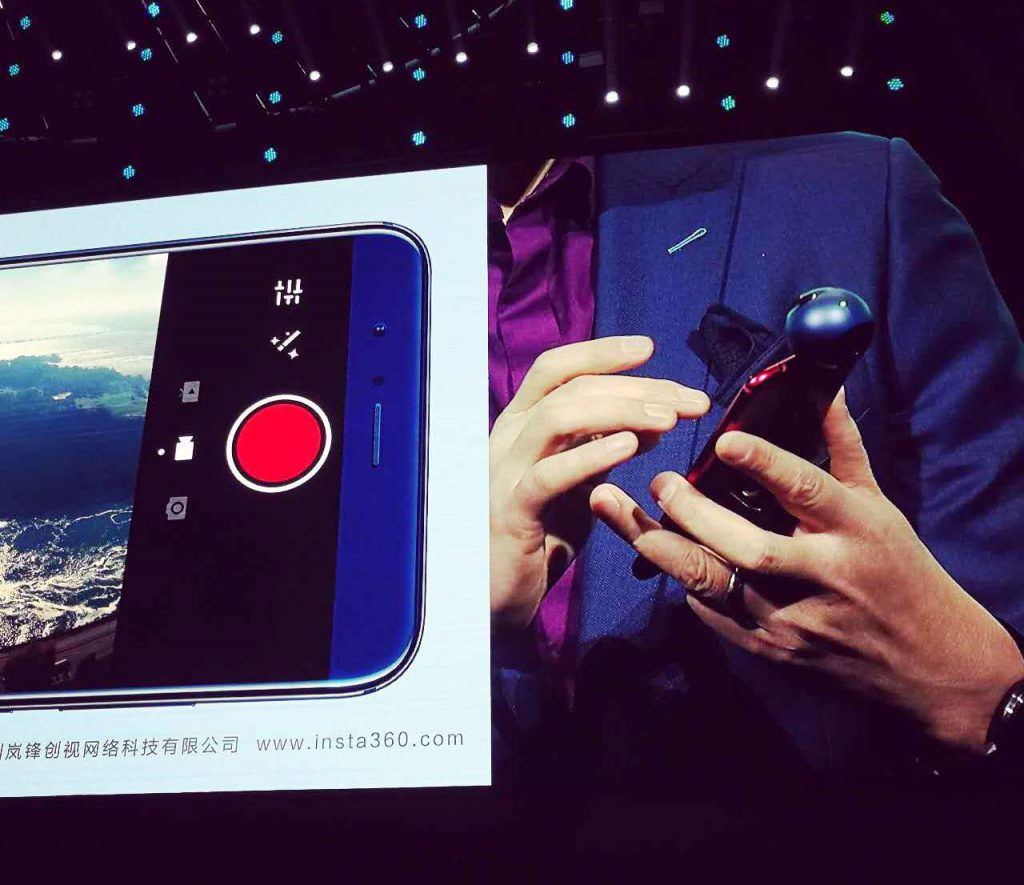 ming_zhao__president_of_huawei_honor_business_unit__holding_honor_vr_camera_close