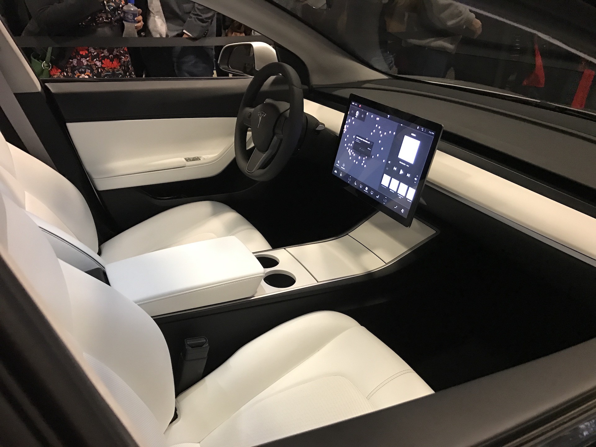 Новая Tesla model 3