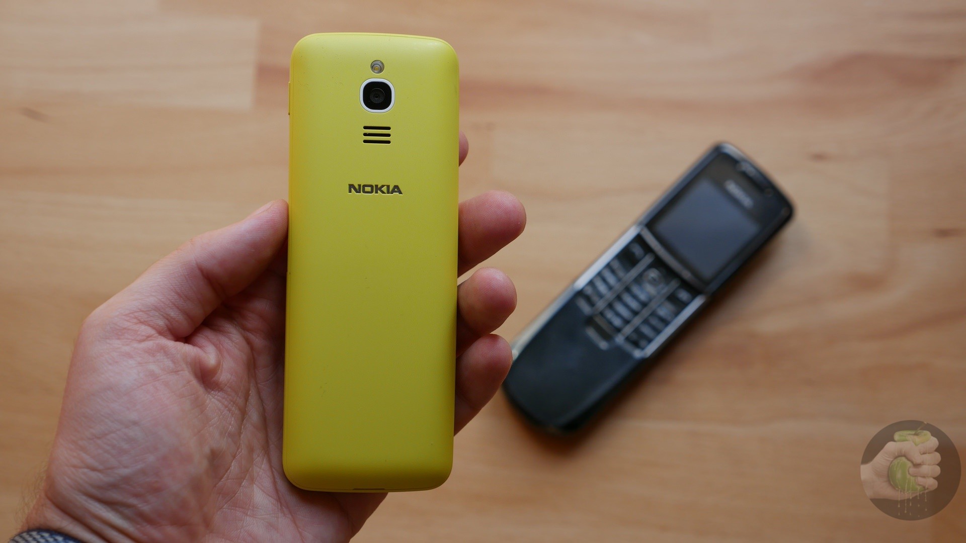 Nokia 8110 12
