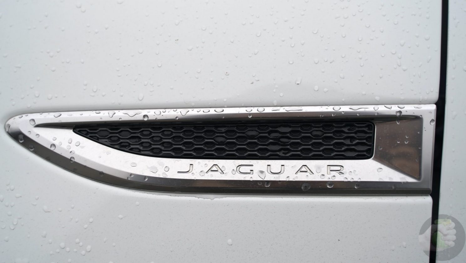 Jaguar E-Pace 19