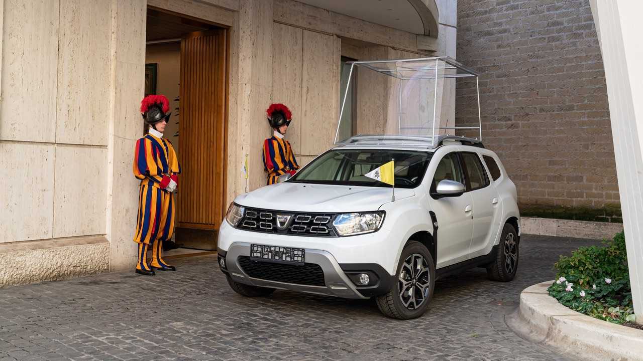 У Папы Римского новый «папамобиль». Это Renault Duster — Wylsacom