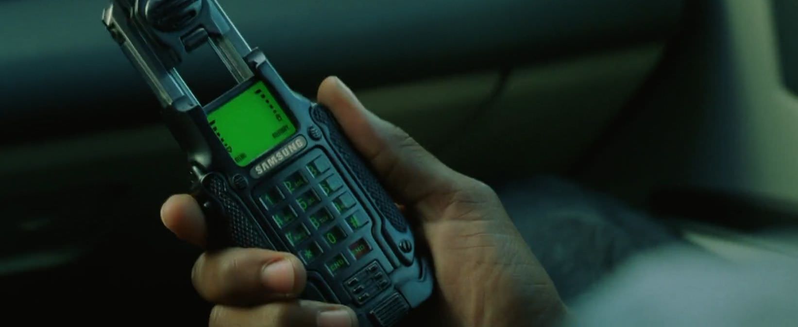 Матрица телефона samsung. Samsung SPH-n270 Matrix Phone. Nokia 8110 Нео. Матрица Нео нокиа 8110. Телефон из матрицы Nokia 8110.