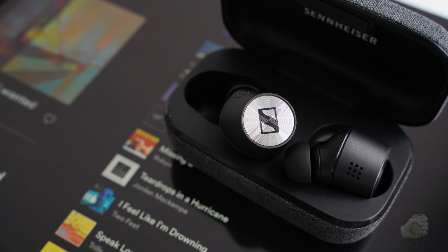 Наушники sennheiser 2. Sennheiser приложение. Sennheiser Smart Control. Сан Хайзер трувайре 2 наушники 2 года. Momentum 4 Wireless.