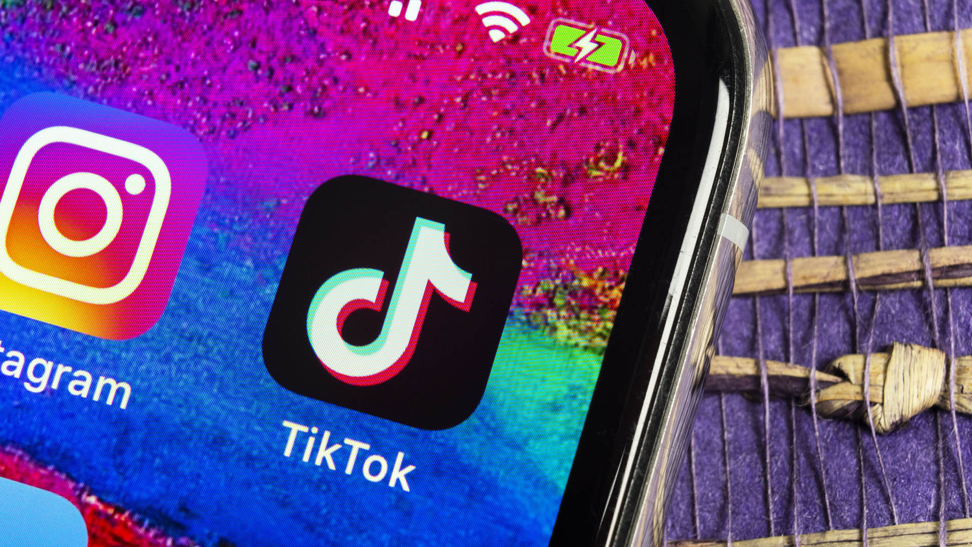 TikTok опасен: приложение получает данные вашего смартфона каждую секунду —  Wylsacom