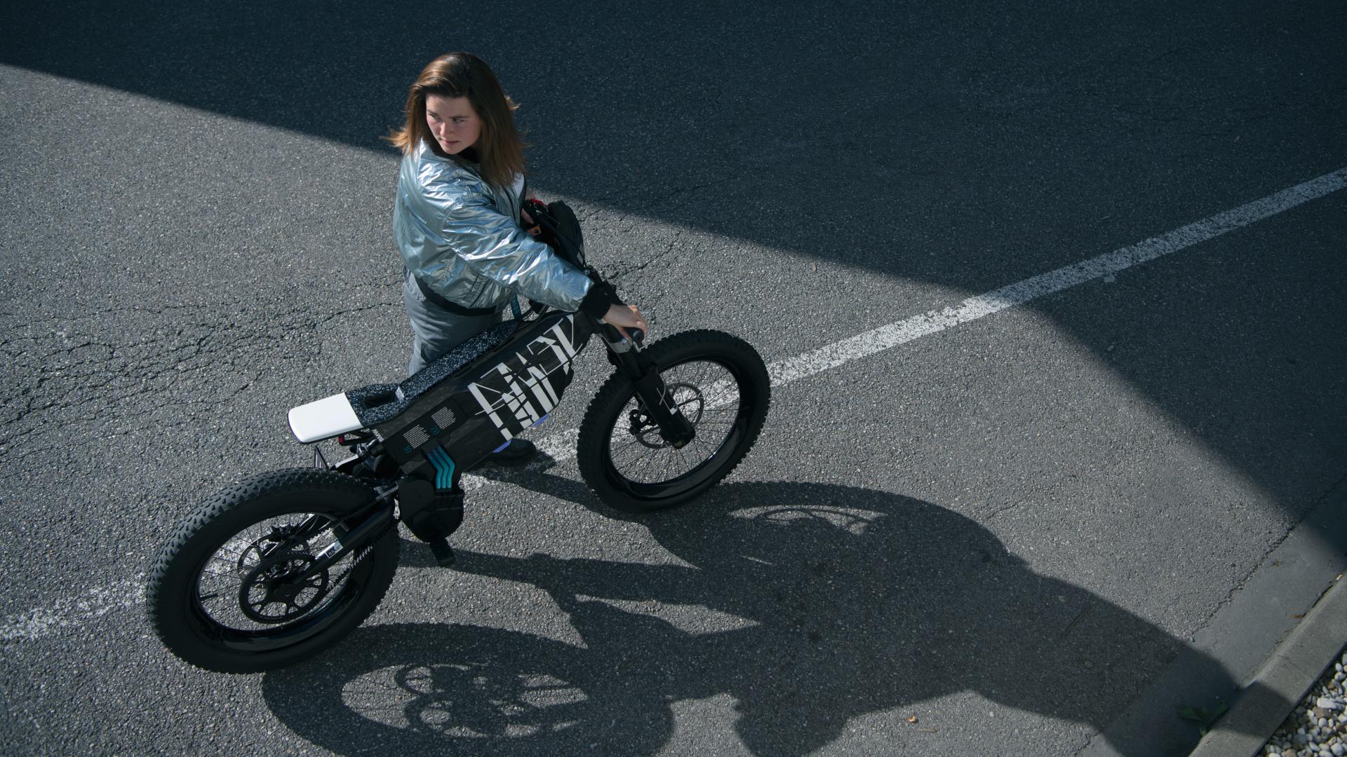 BMW показала електровелосипед і мотоцикл з адаптивною максимальною швидкістю (ФОТО)