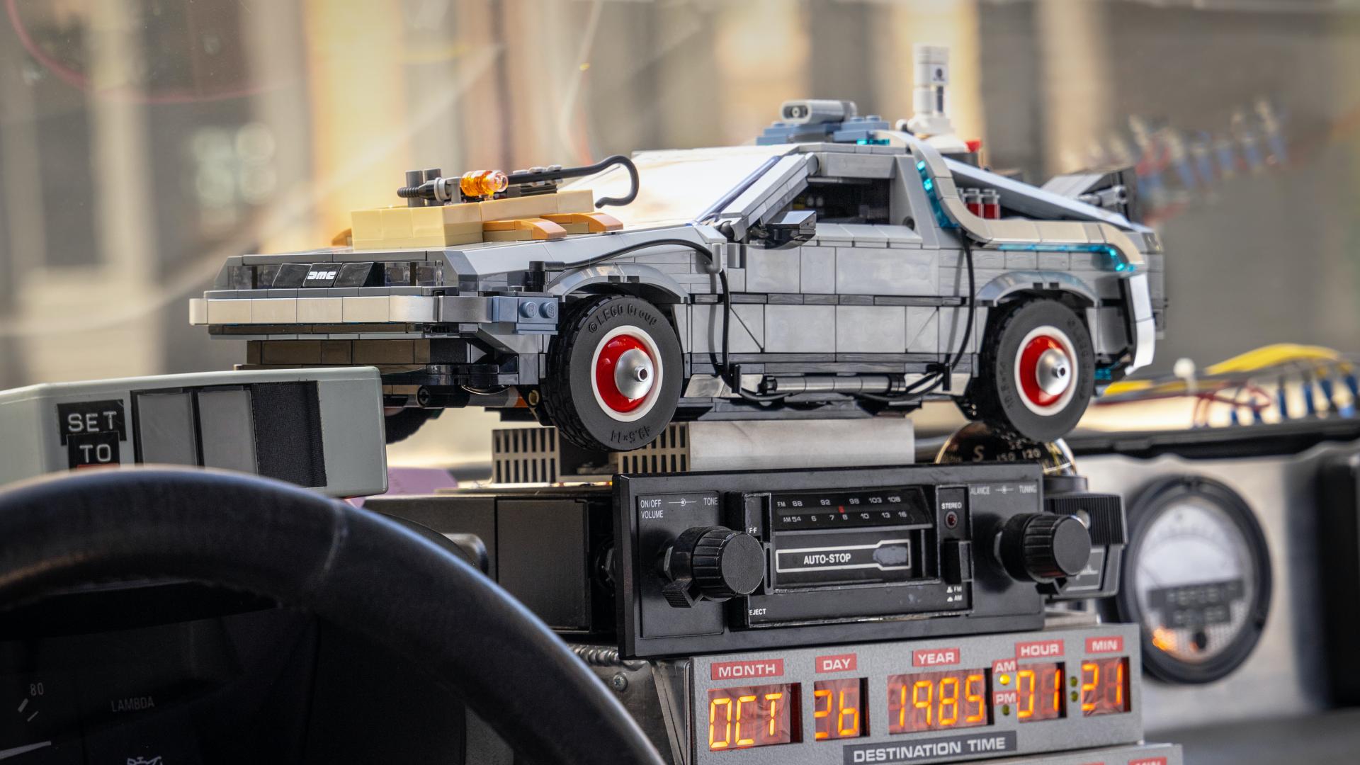 Вещь дня: LEGO показала DeLorean из трилогии «Назад в будущее» — Wylsacom