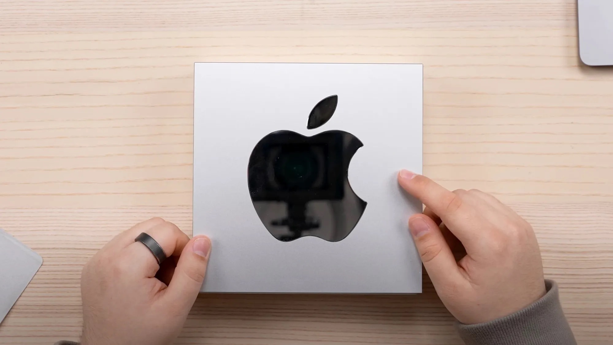 See what reward Apple gives to employees for 10 years of work at the company