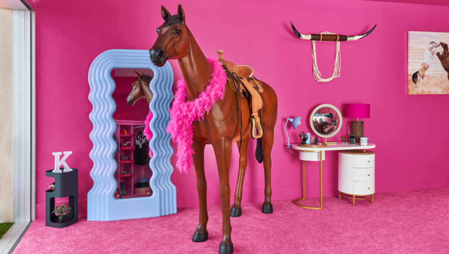 horse-barbie-malibu-dreamhouse-credit-joyce-lee-1024×683