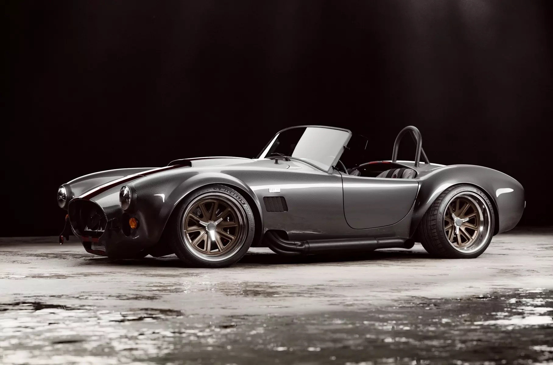 Фотопост: карбоновый Shelby Cobra за 1,2 млн долларов — Wylsacom