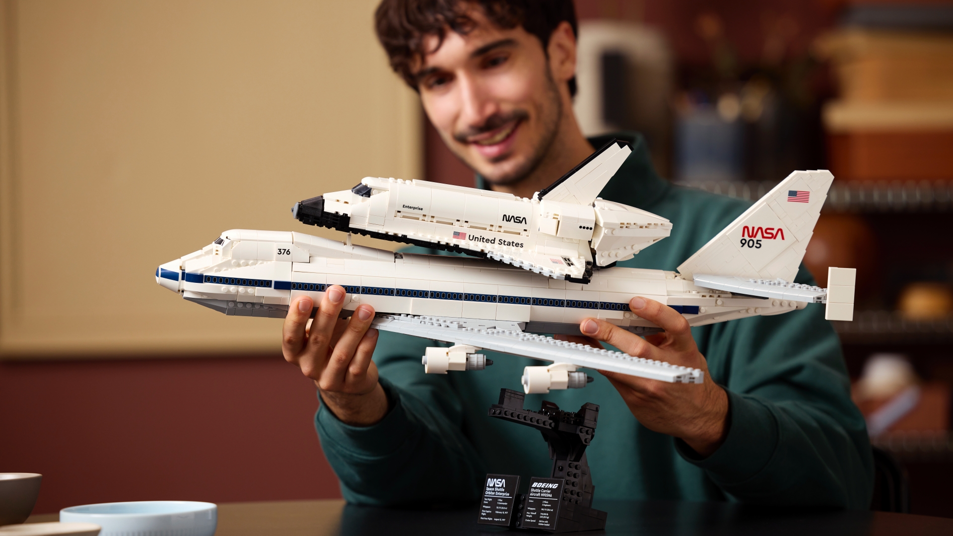 LEGO выпустит набор с культовым дуэтом Boeing 747 и NASA Space Shuttle Enterprise