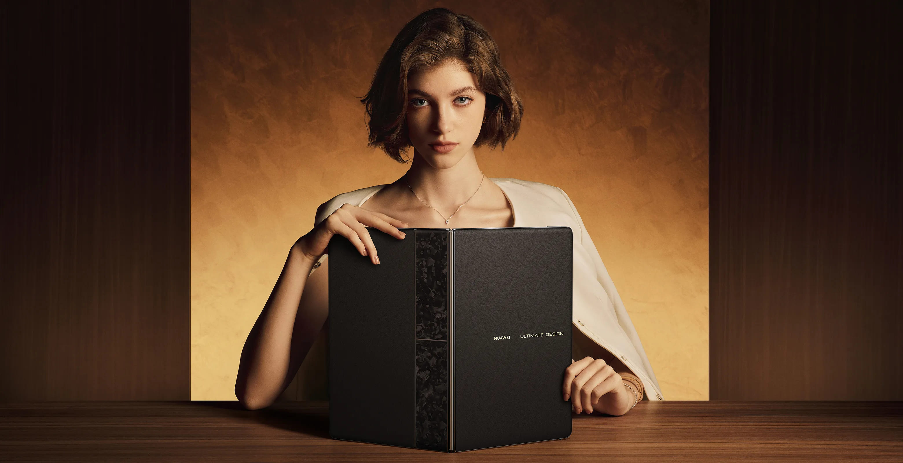 Что ты такое: Huawei представила впечатляющий, но спорный MateBook Fold