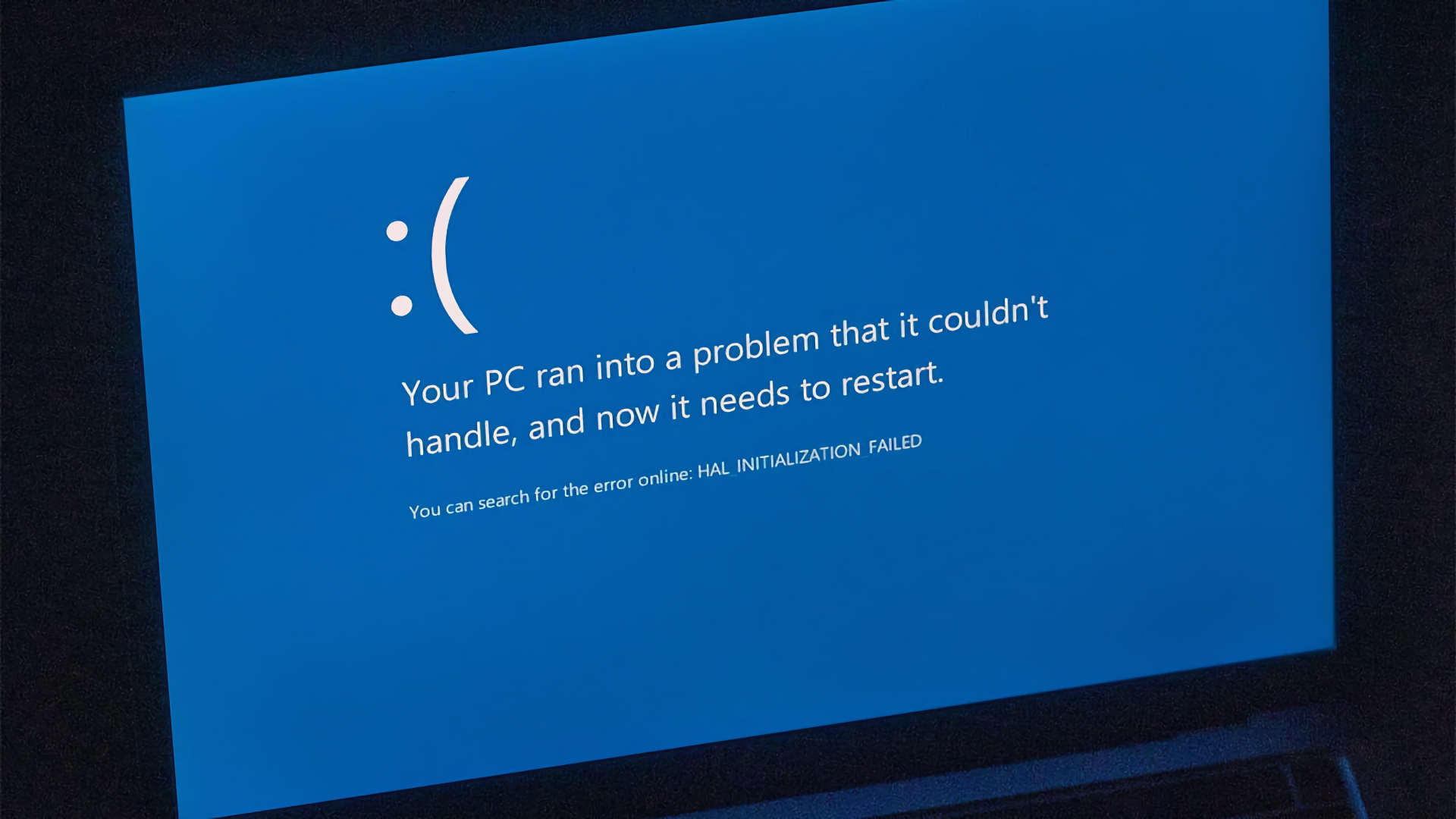 Ни смайлика, ни синего цвета: Microsoft избавится от легендарного экрана смерти Windows