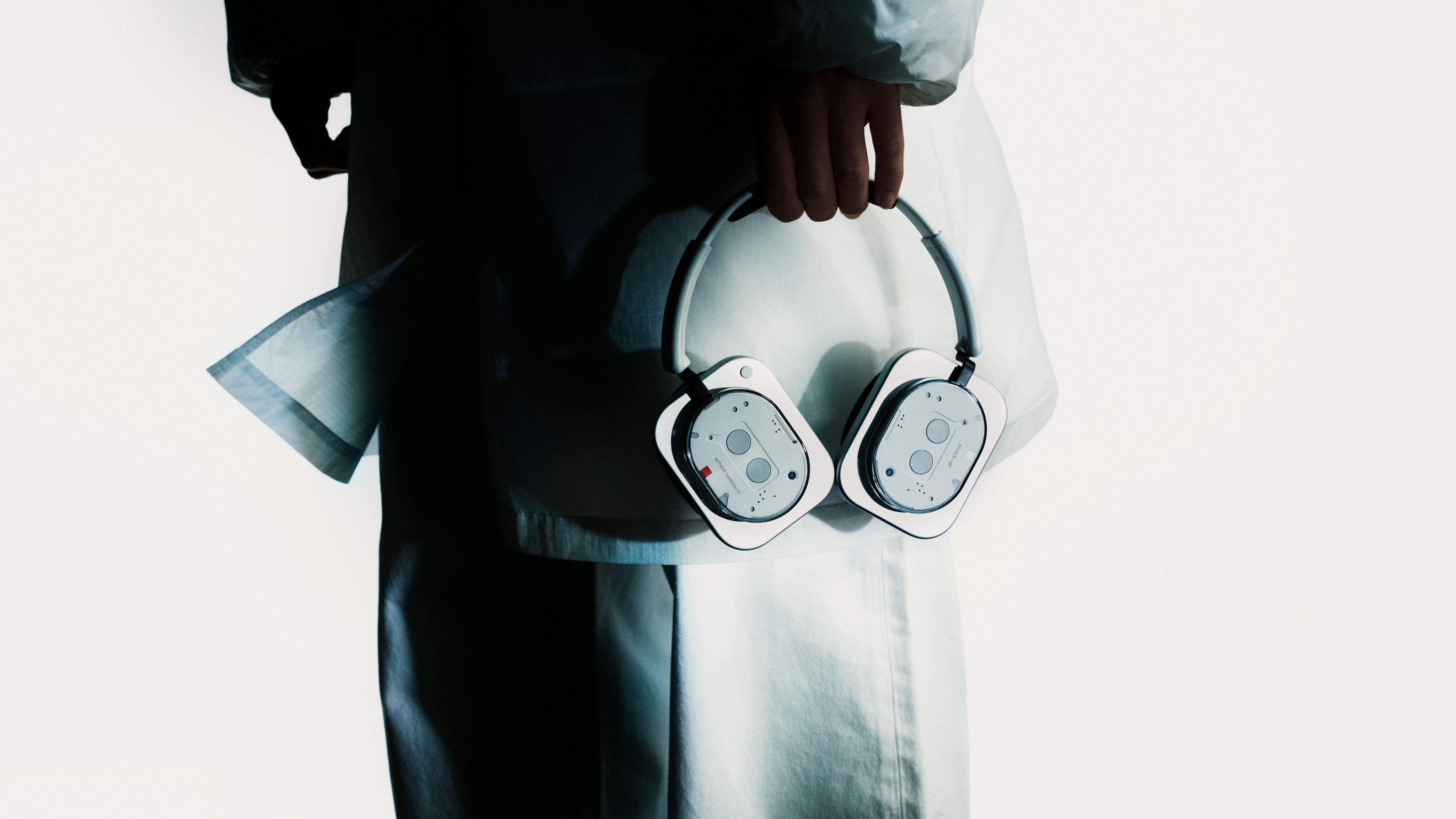 Nothing Headphone 1: Transparent Style Meets Polarizing Comfort