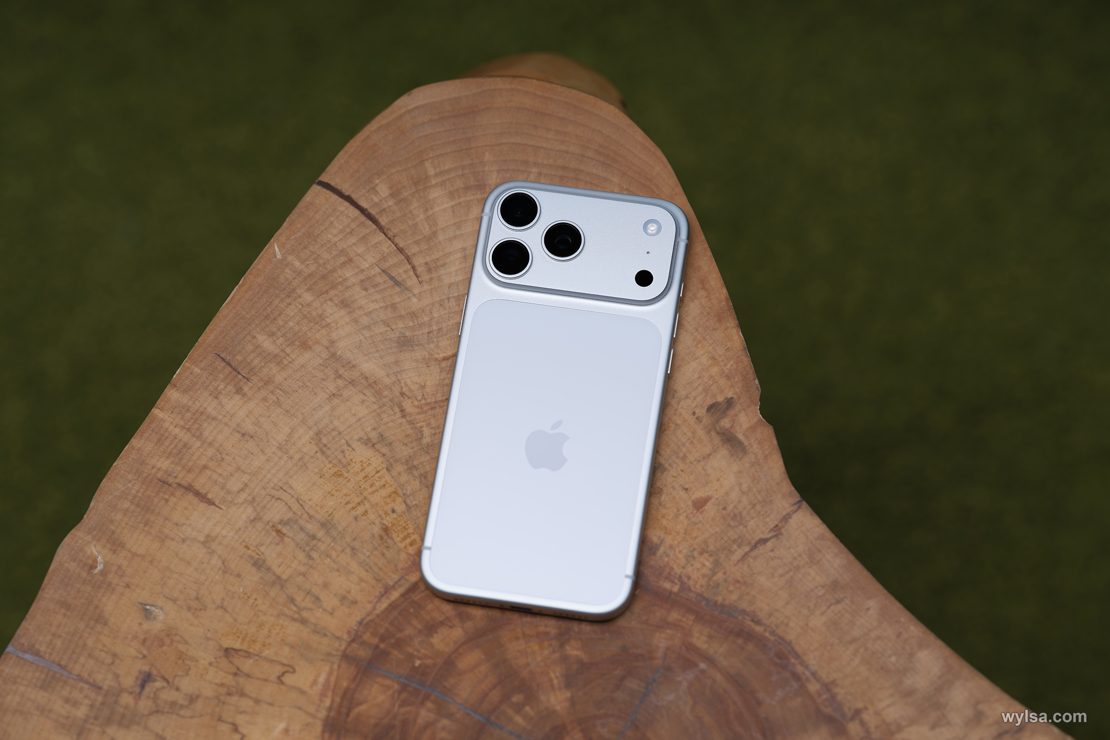 Слух: iPhone могут подорожать из-за высоких цен на передовые чипы