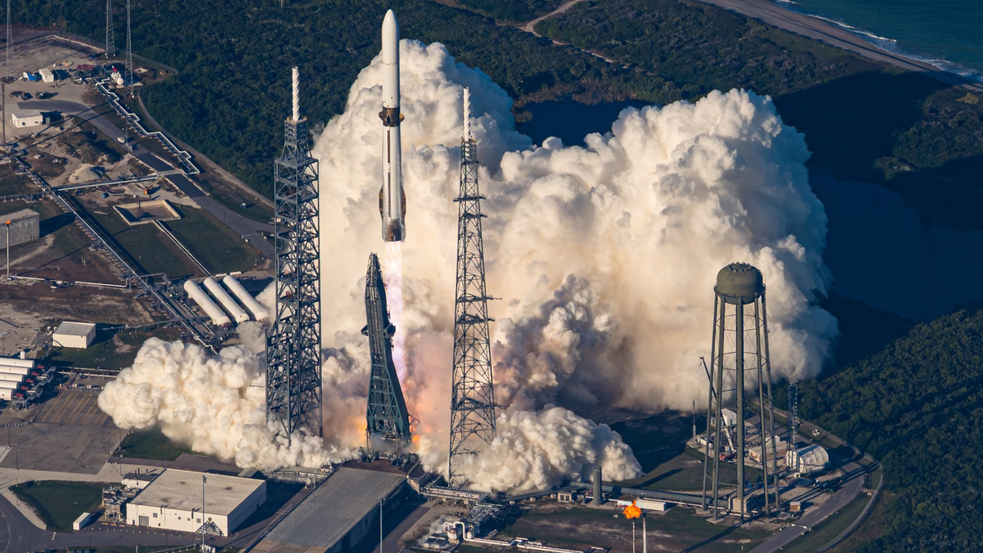 Илон Маск, подвинься: Blue Origin вернула на Землю ступень сверхтяжёлой ракеты-носителя New Glenn