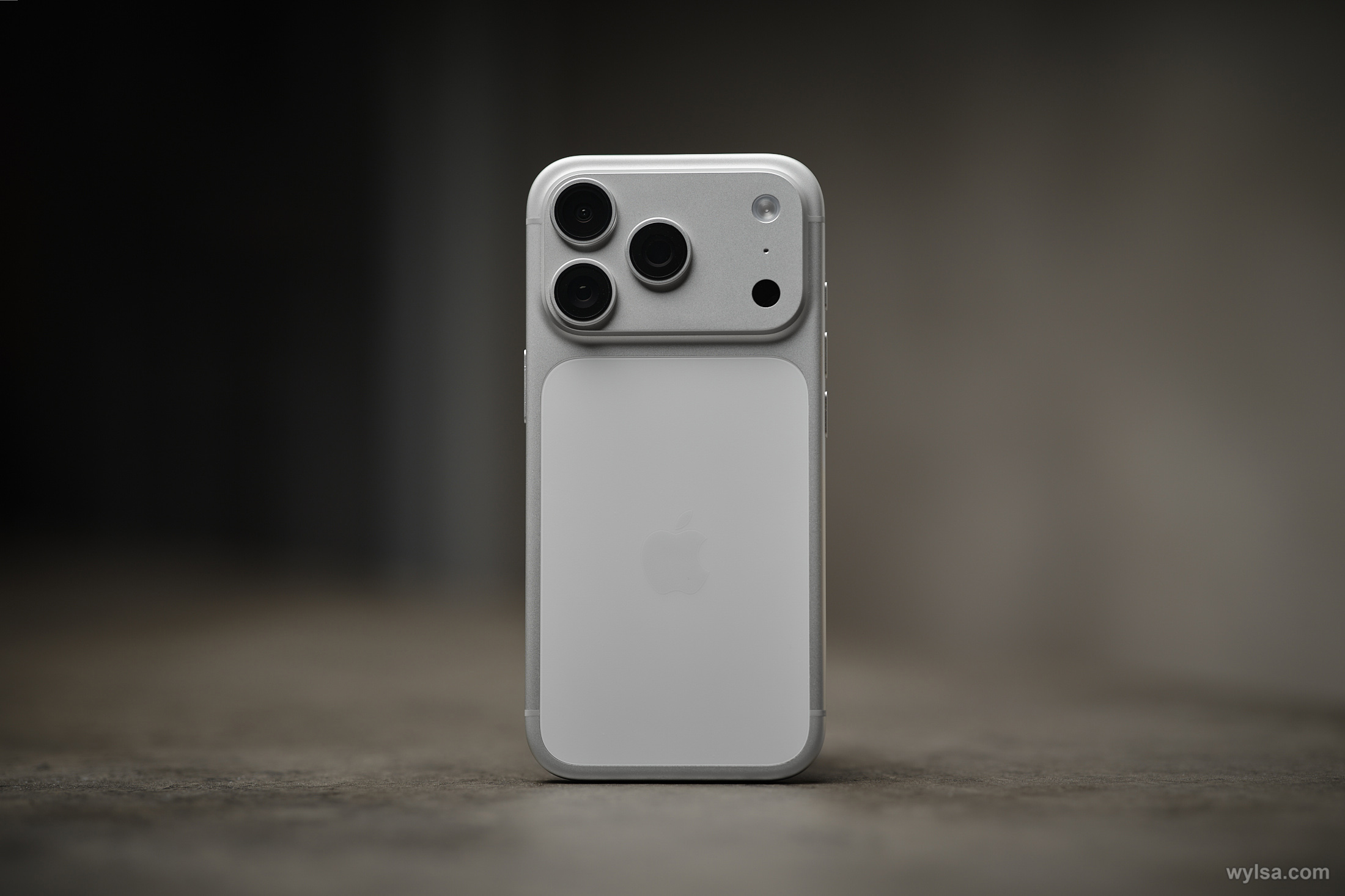 Доля Apple в общемировой выручке от продаж смартфонов достигла рекордных 49 %