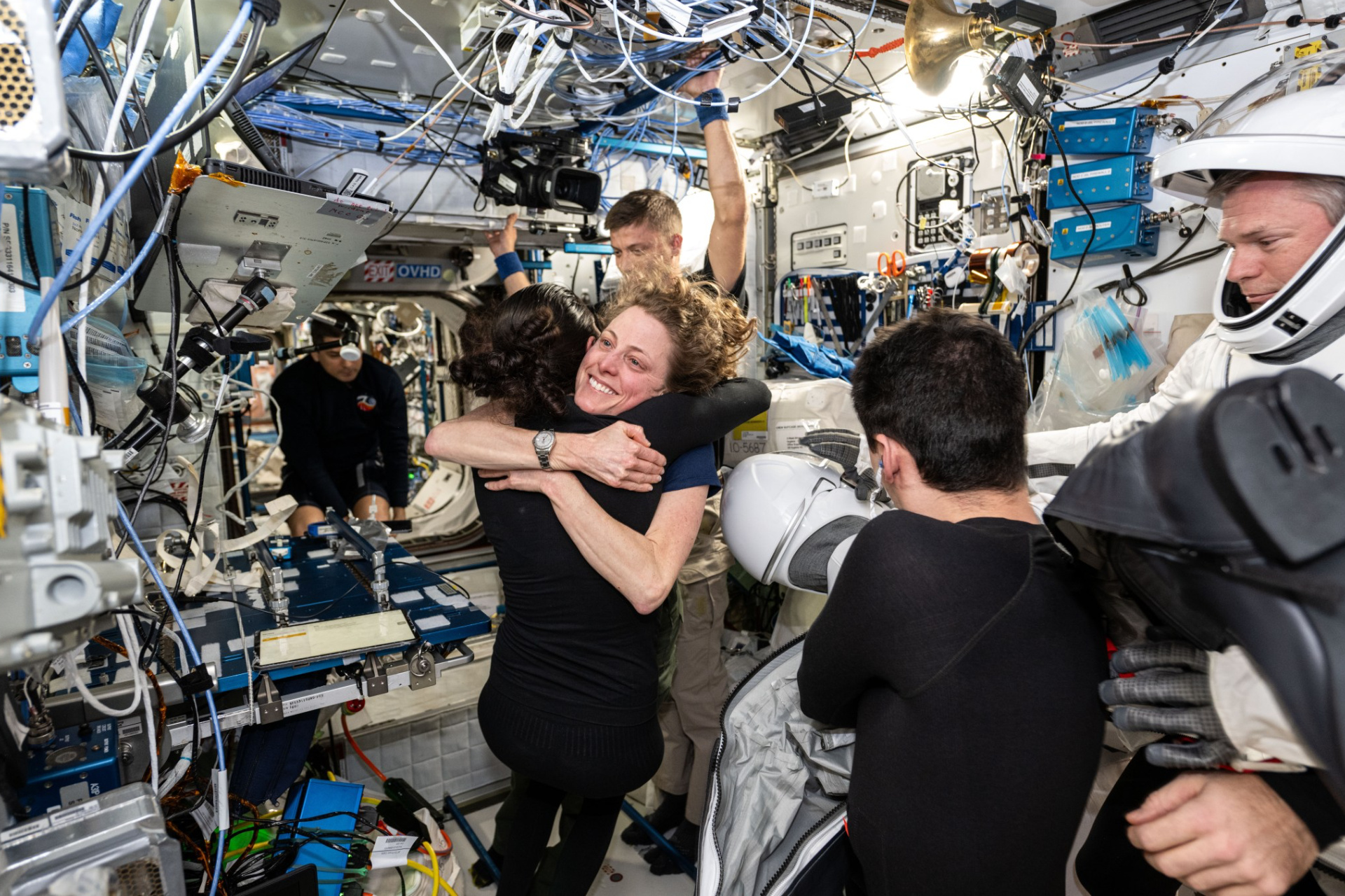 NASA разрешило астронавтам взять iPhone с собой в космос