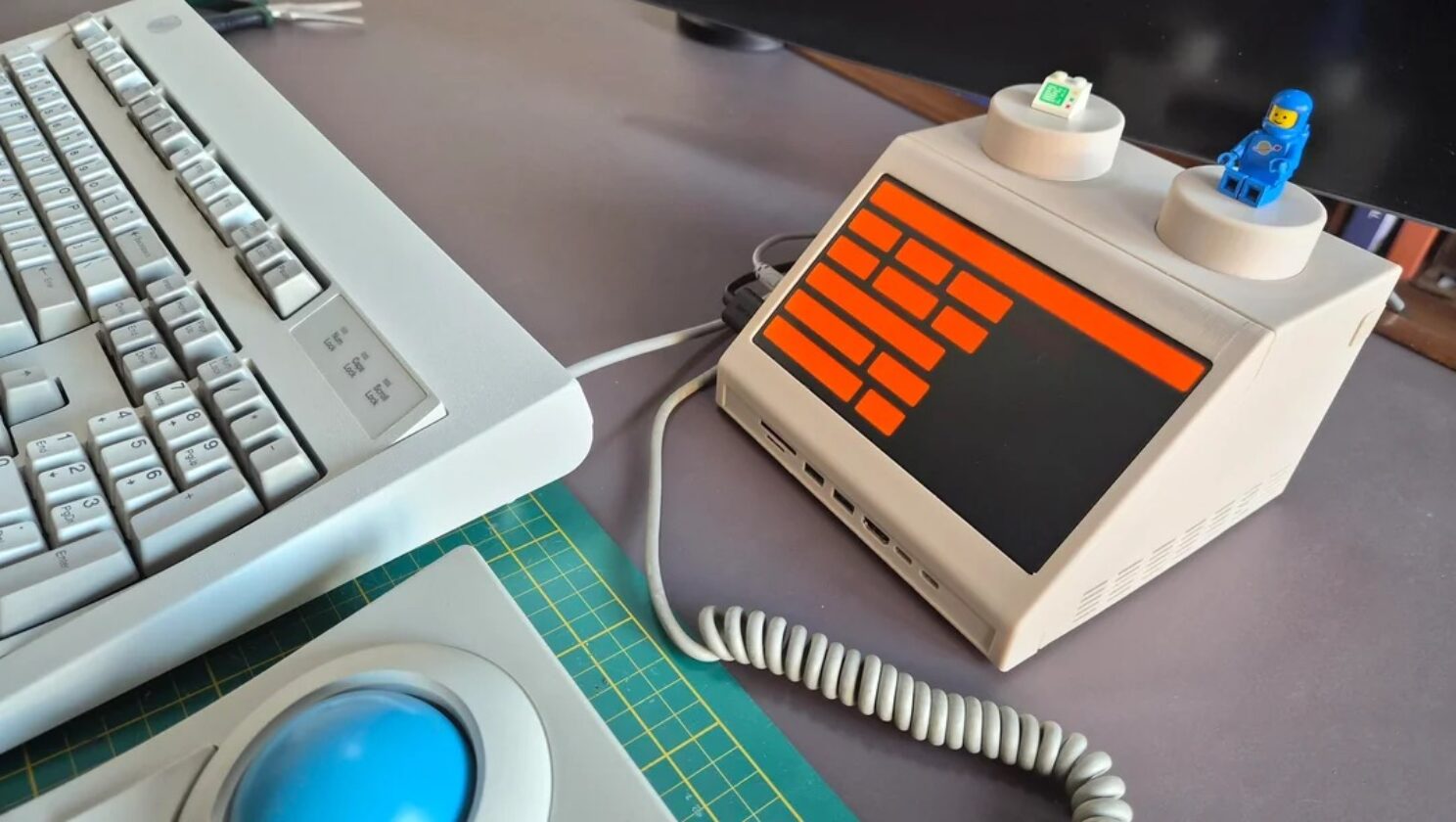 the-m2x2-a-3d-printed-10-1-scale-lego-computer-brick-v0-g8w5sq06utmg1