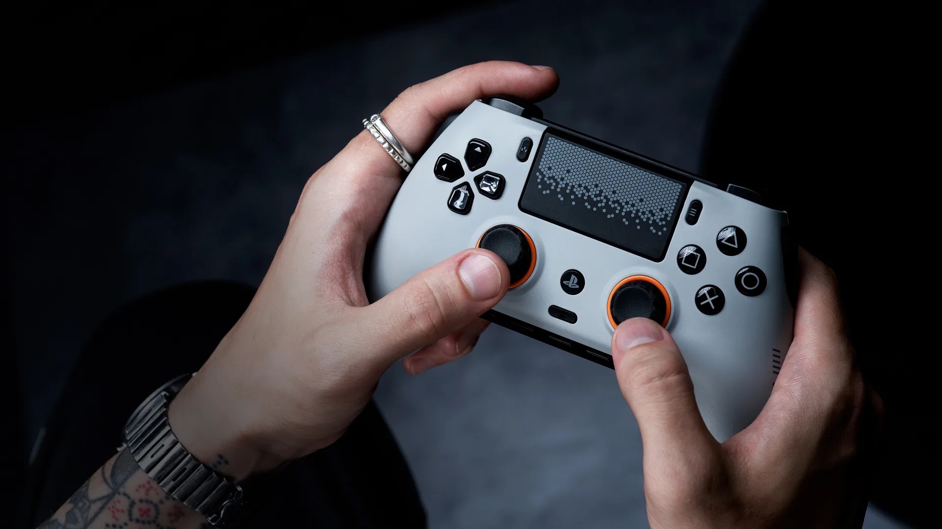 Sony представила геймпад для киберспортсменов — Scuf Omega