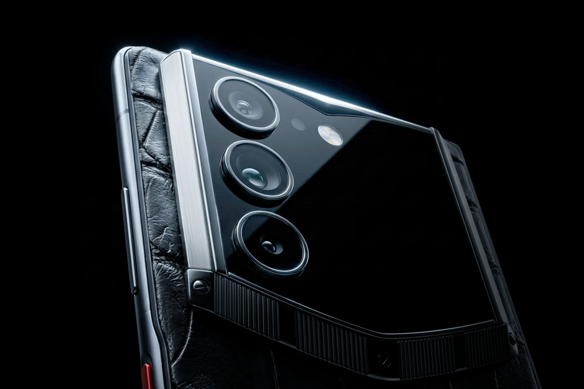 Дичь дня: складной смартфон Vertu за три миллиона рублей