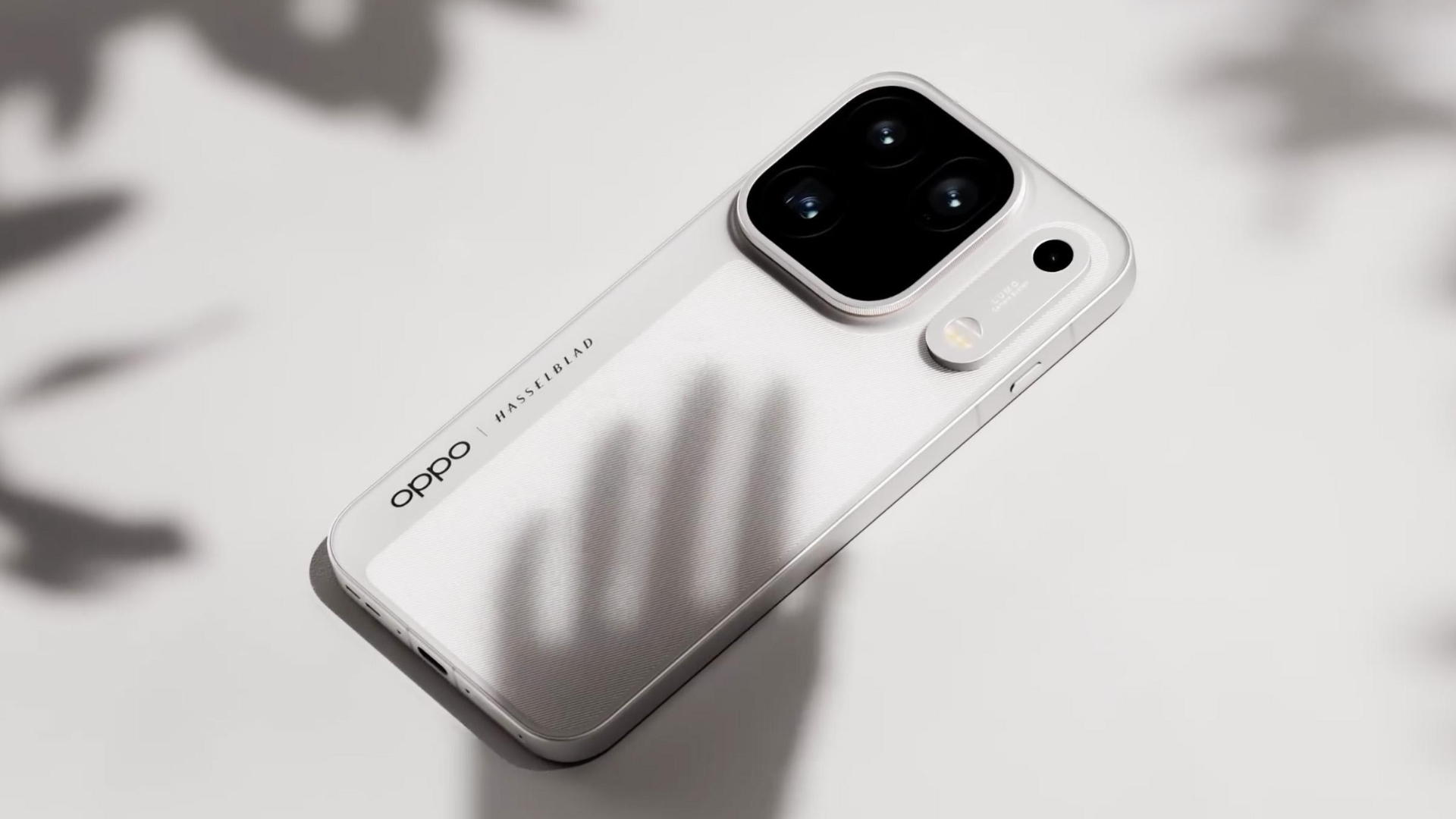 OPPO Find X10 Pro Max стал первым смартфоном с тремя 200-Мп камерами